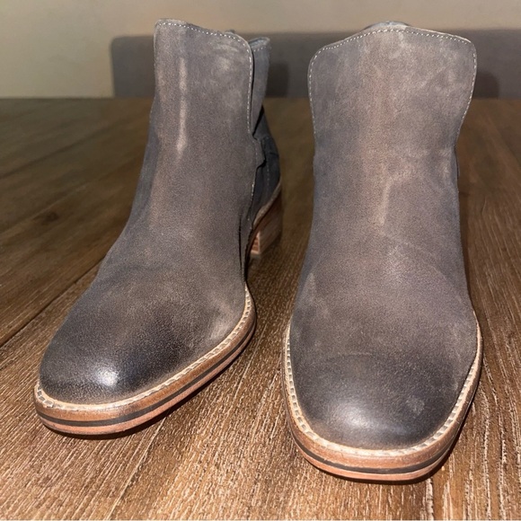 DIBA TRUE Bootie Women's 9 Casp Ian Distressed Taupe Leather Western Equestrian - Picture 6 of 12